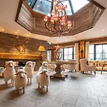 Hotel Alpin Sacher Seefeld in Tirol