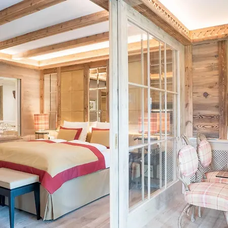 Hotel Alpin Sacher 5*