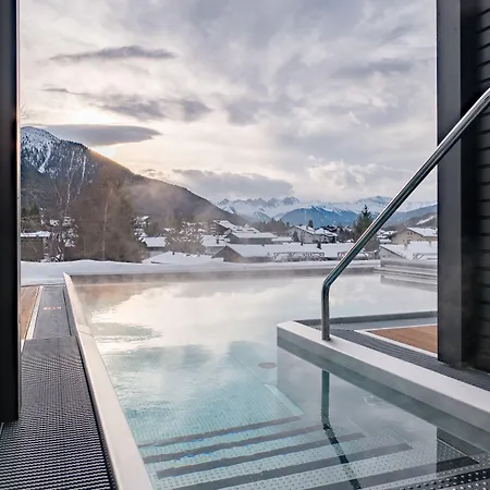 酒店 Alpin Sacher 5*