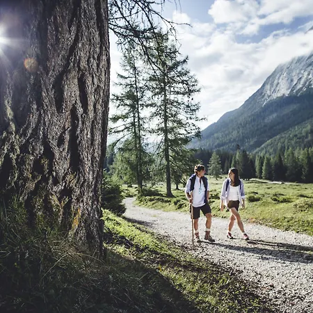 Alpin Sacher 5* 蒂罗尔-泽费尔德