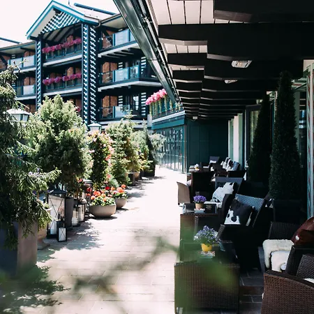 Hotel Alpin Sacher 5*