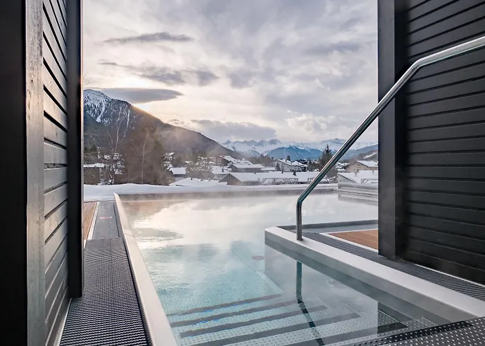 Hotel Alpin Sacher 5*